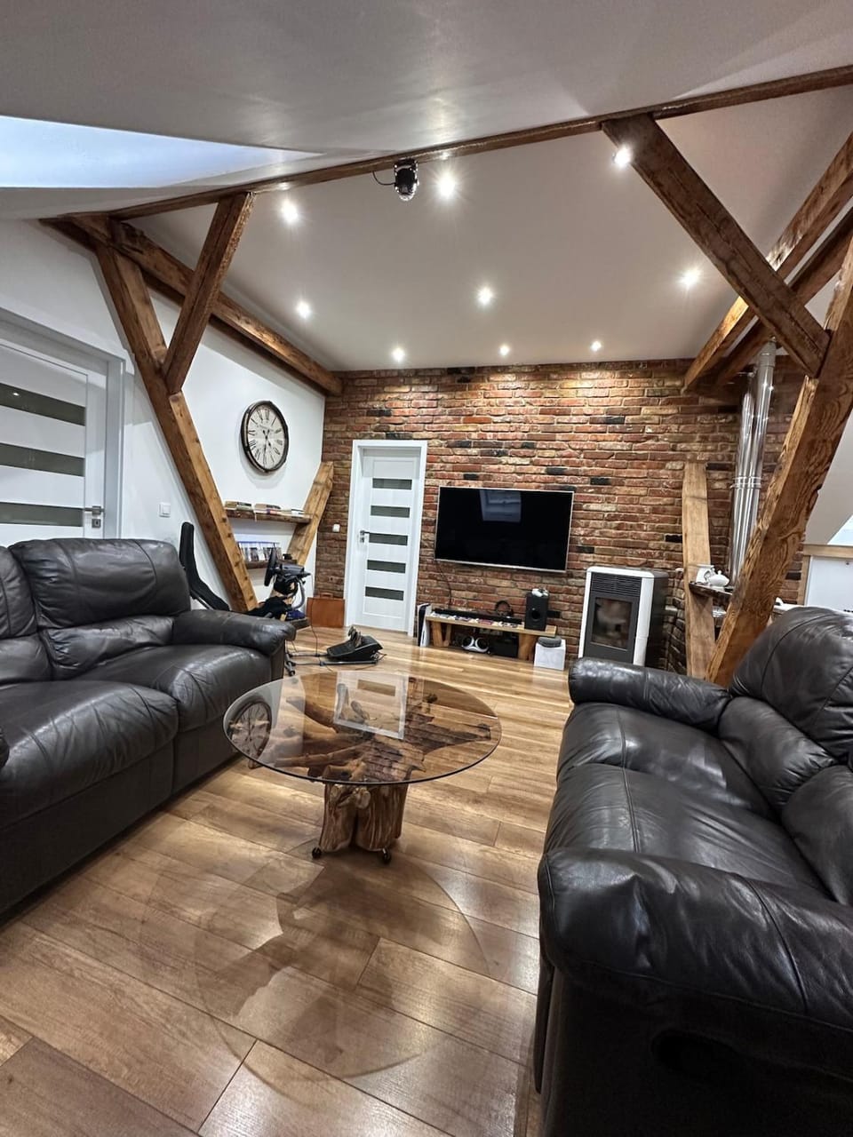 Communal lounge/ TV room, TV and multimedia