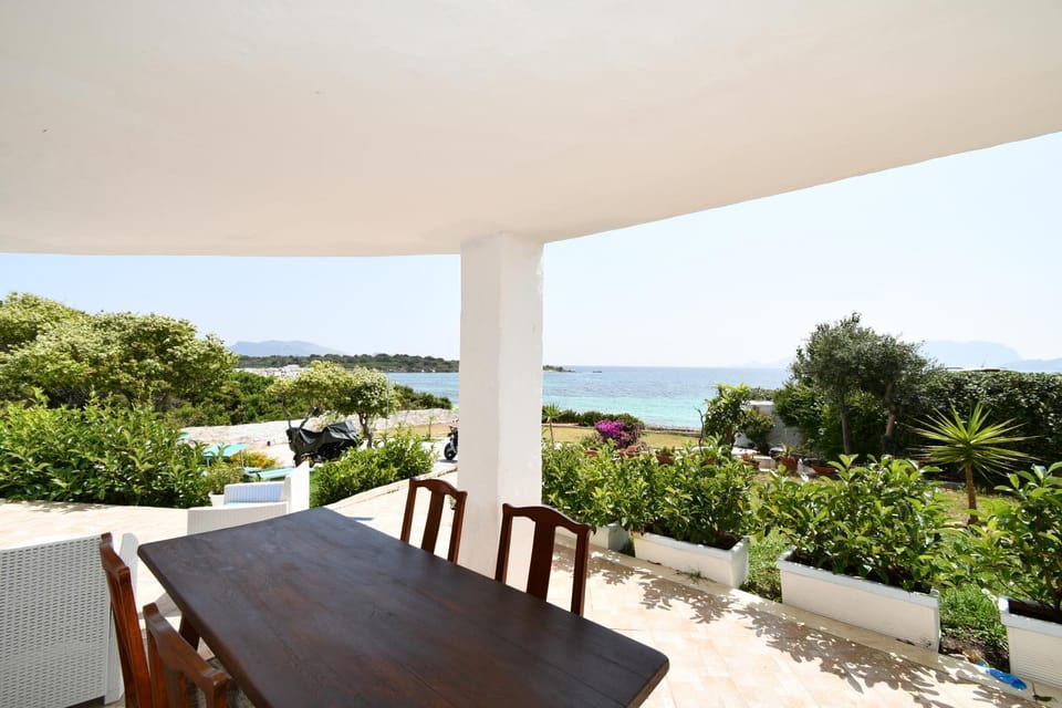Property building, Balcony/Terrace, Garden view, Sea view, Breakfast