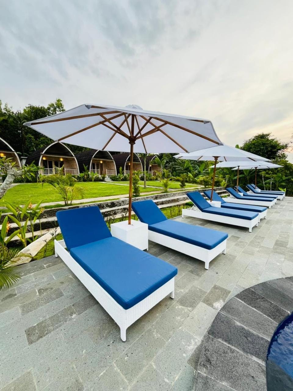 Property building, Swimming pool