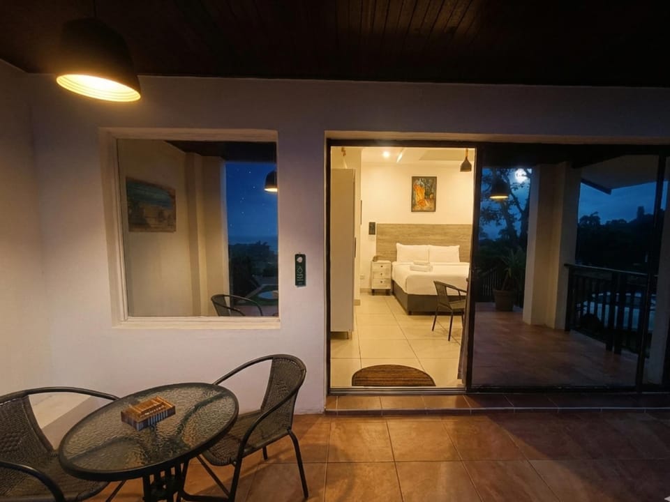 Patio, Bed, Balcony/Terrace, Photo of the whole room, Seating area, Dining area, Bedroom