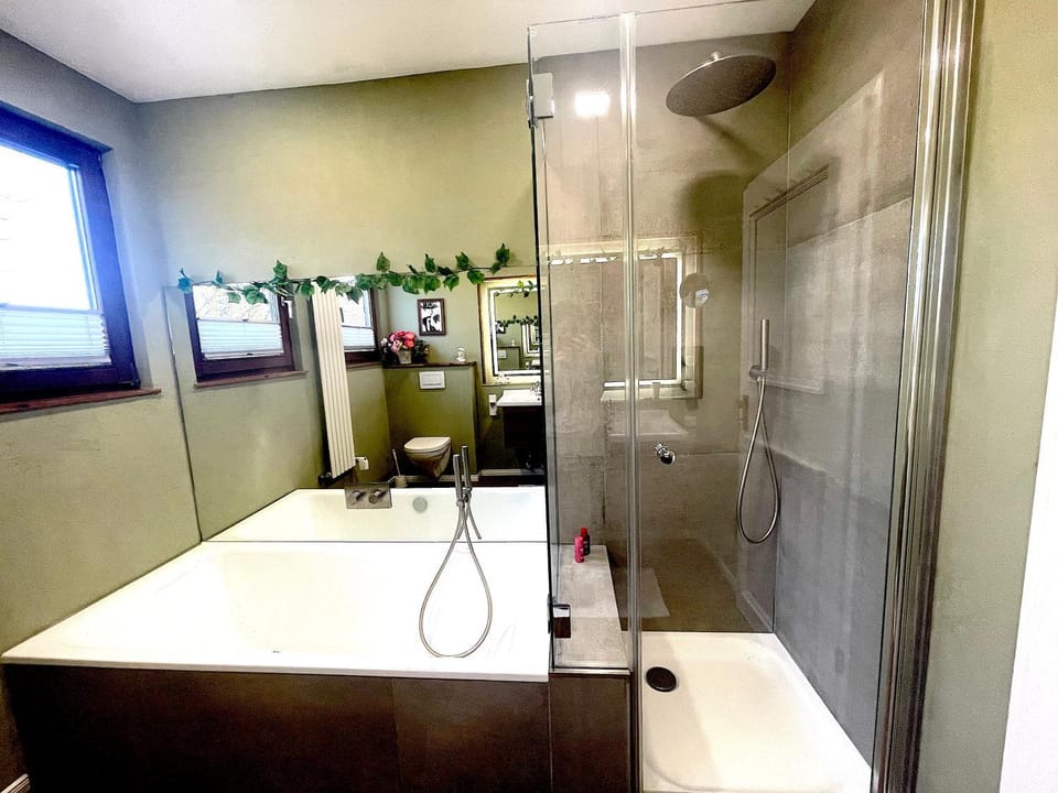 Shower, Bath