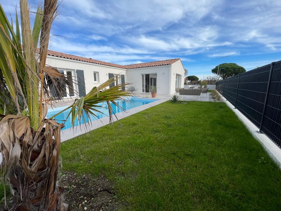 Garden, View (from property/room), Swimming pool