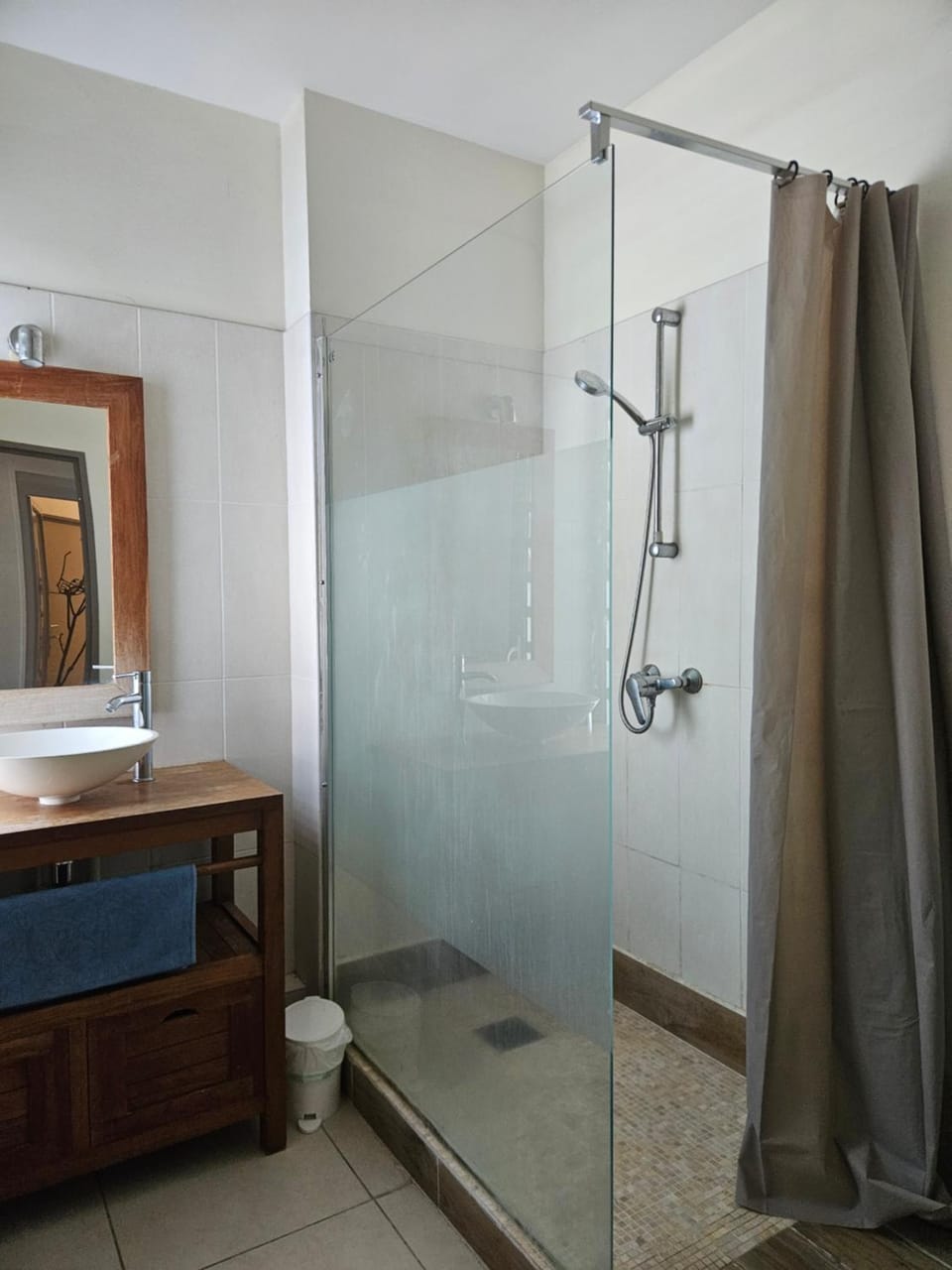 Appartement autonome dans Duplex spacieux Apartment in Réunion