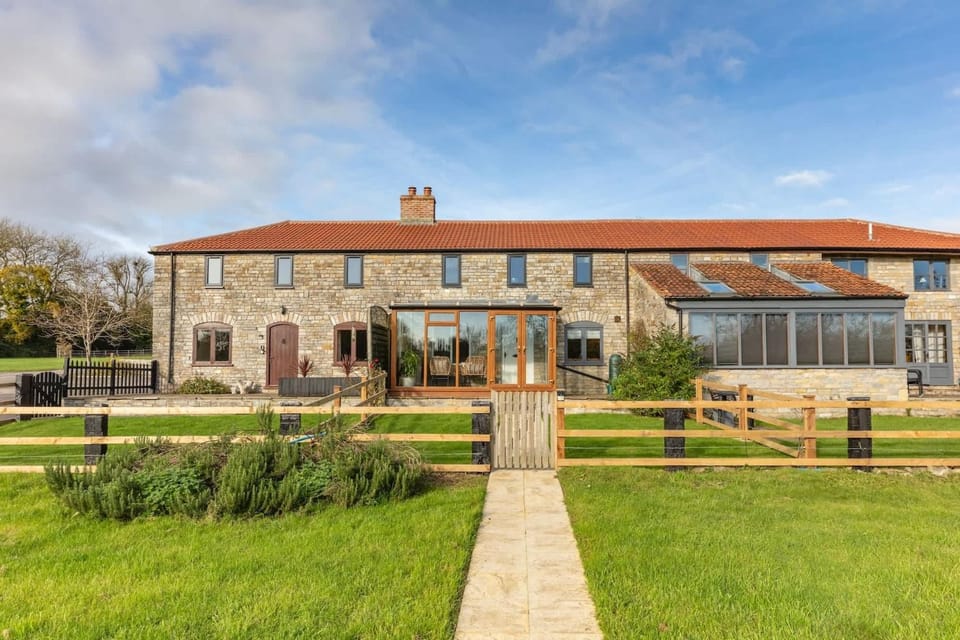 Modern Cottage Countryside Views Private Parking House in Mendip District