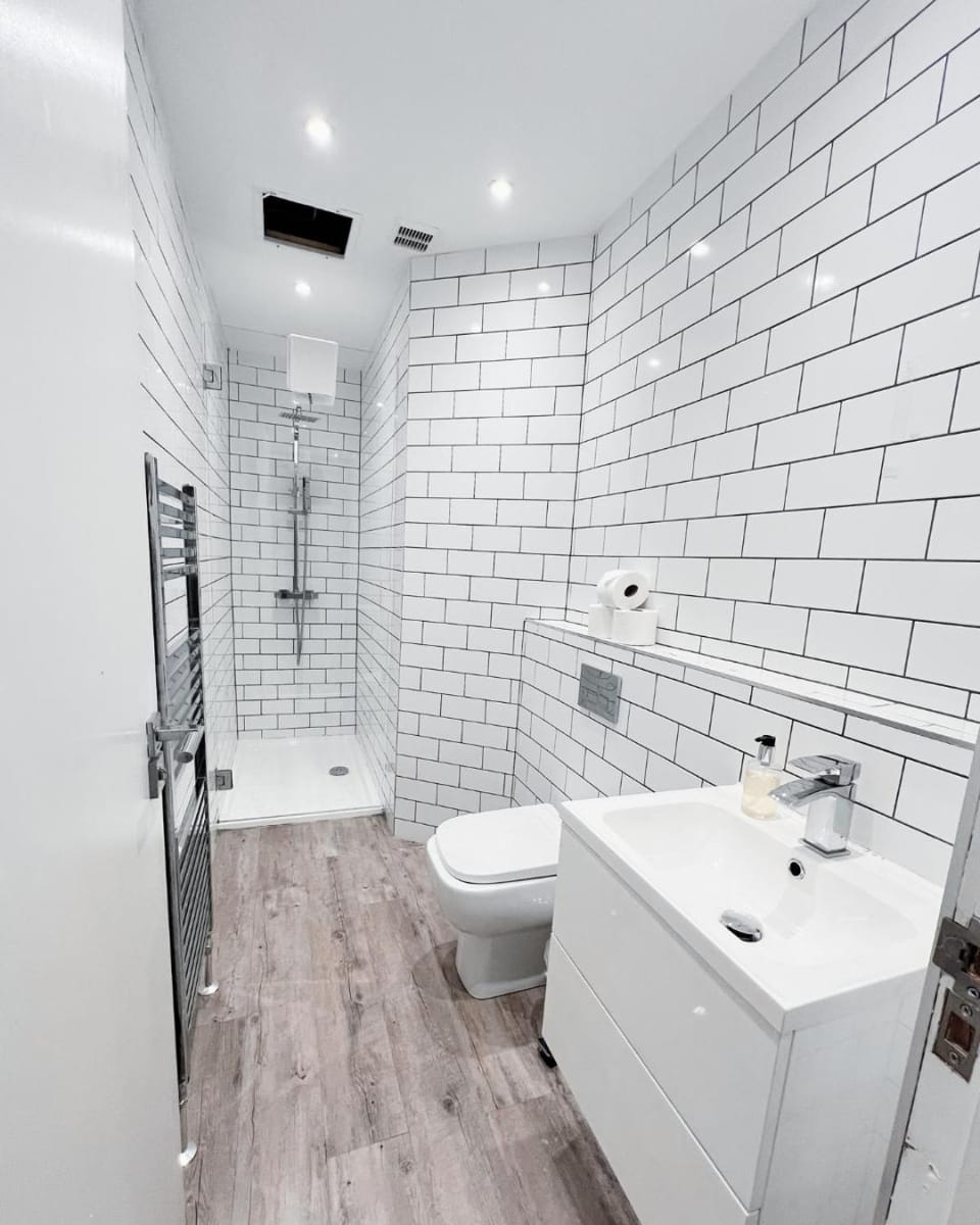 Central Leith Suite Apartment in Edinburgh