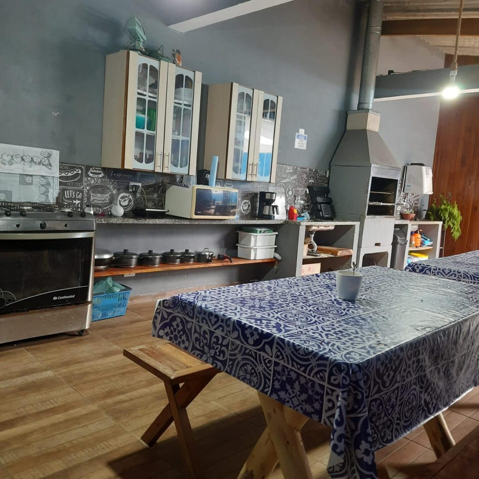 Kitchen or kitchenette, Dining area, stove