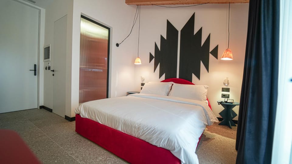 Bed, Photo of the whole room, Bedroom, wardrobe