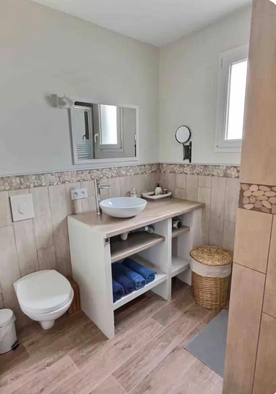 Appartement lumineux 45 m2 avec parking proche gare et centre de Reims Apartment in Reims