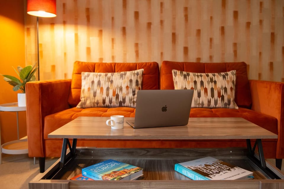 Living room, internet