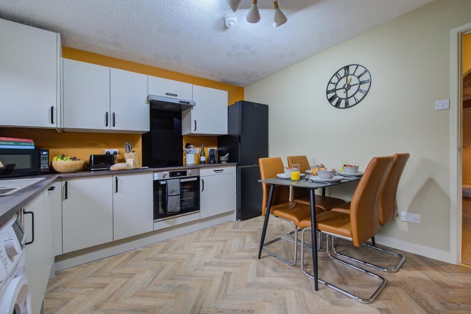 Kitchen or kitchenette, Seating area, Dining area, dishwasher, oven, pet friendly, stove, toaster
