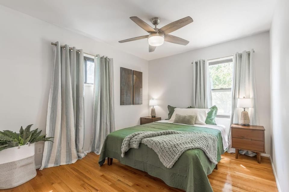 World Cup Housing 4 BDR Close to Arrowhead and Downtown House in Gladstone