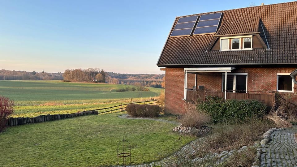 Property building, Day, Natural landscape, Garden, Garden view