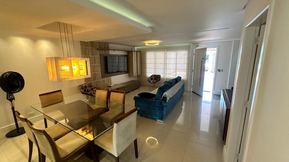 Communal lounge/ TV room, Living room, Dining area