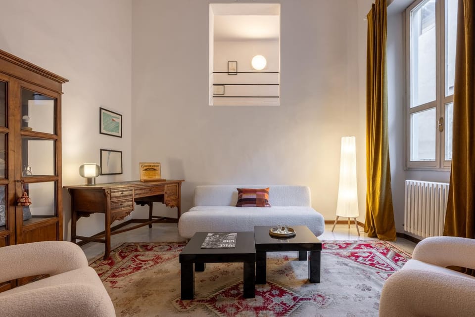 Living room, Seating area