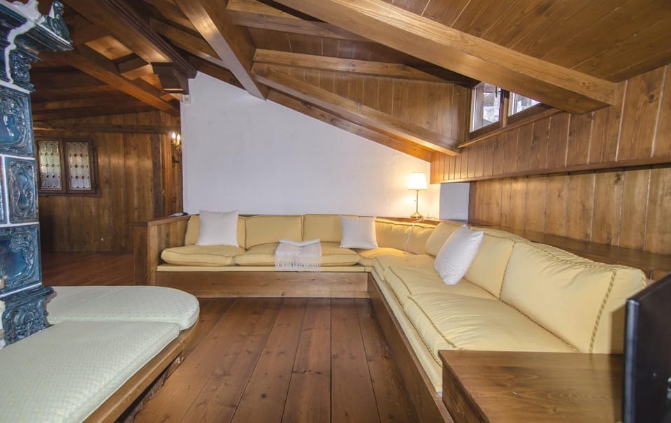 Communal lounge/ TV room, Living room