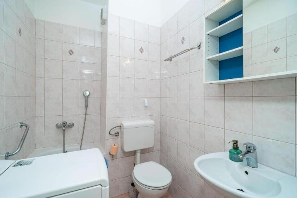 Shower, Bathroom, washing machine