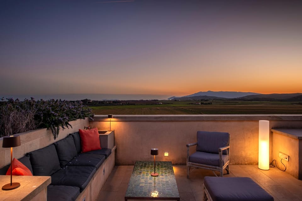 Natural landscape, View (from property/room), Balcony/Terrace, Living room, Sunset