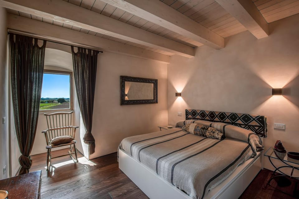 Bed, Day, Natural landscape, View (from property/room), Photo of the whole room, Bedroom