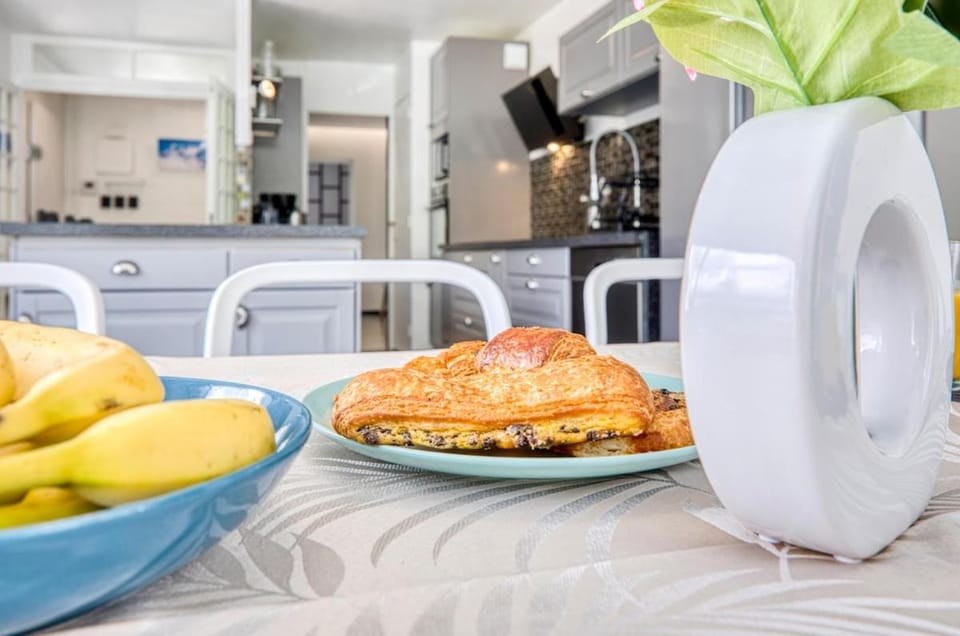 COLIVING - Sahara Bedroom - Convenient & Near CERN Apartment in Canton of Geneva