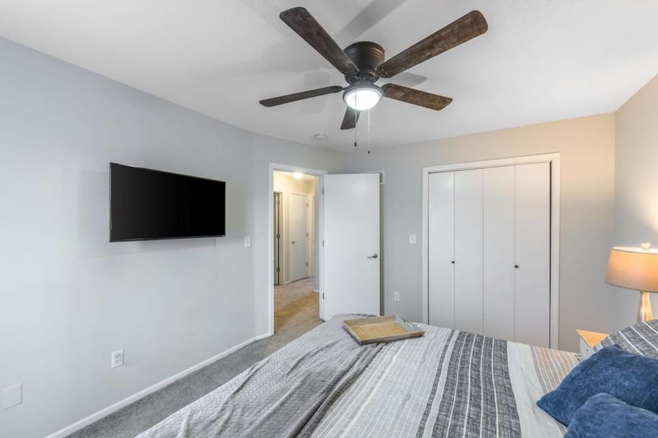 SuperHost World Cup 2026 Your Ultimate 3BR Fan Base with Private Garage House in Liberty