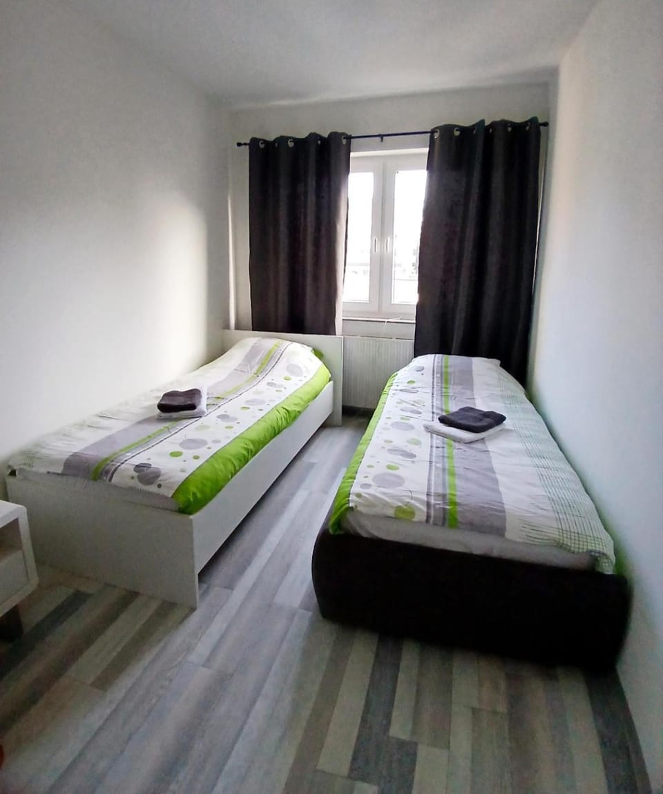 A&M APARTMENT-Ideal für Familie, Freunde, Monteure House in Duisburg