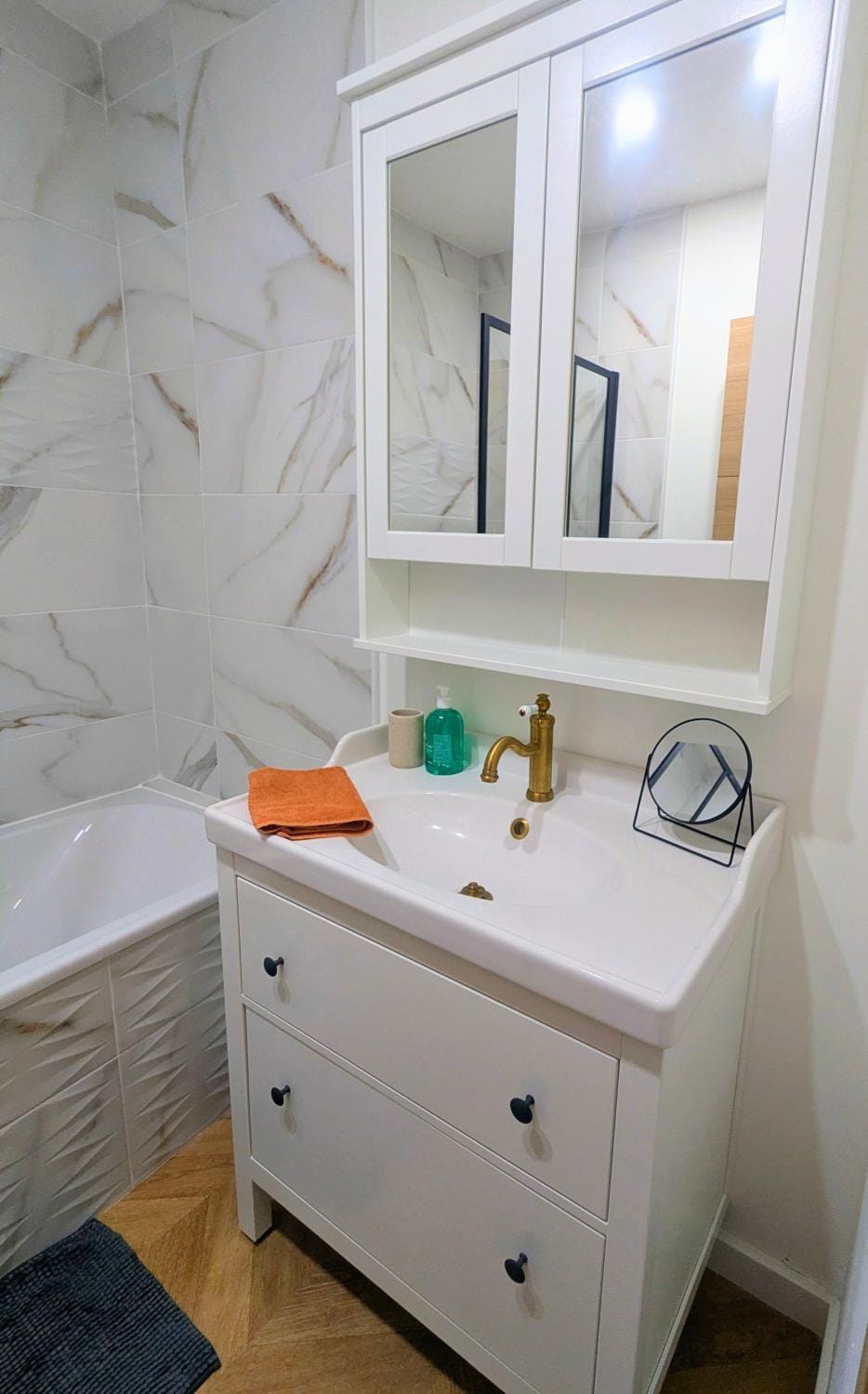 Bathroom, Bath, towels
