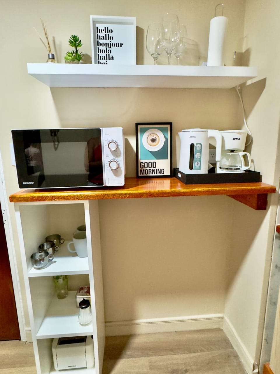 Coffee/tea facilities, toaster