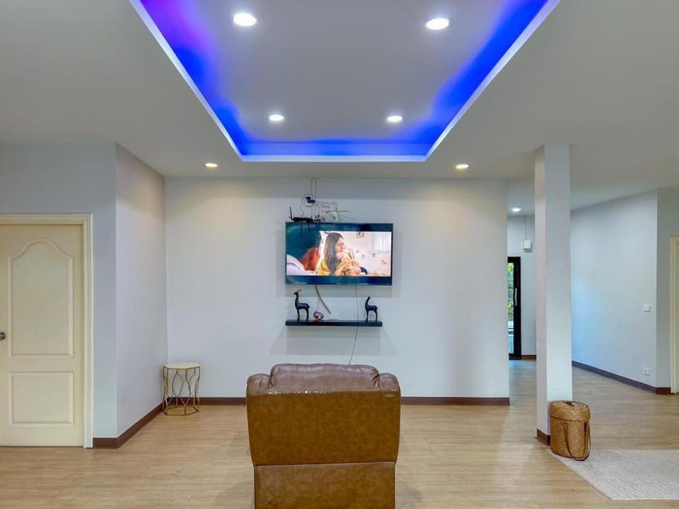 Communal lounge/ TV room, TV and multimedia