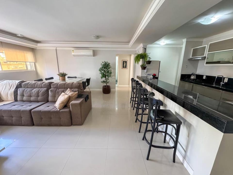 Apartamento Avenida Brasil, com dois quartos Apartment in Camboriú