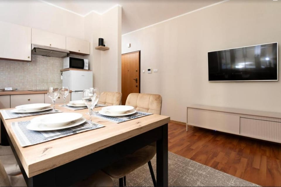 TV and multimedia, Kitchen or kitchenette, Dining area