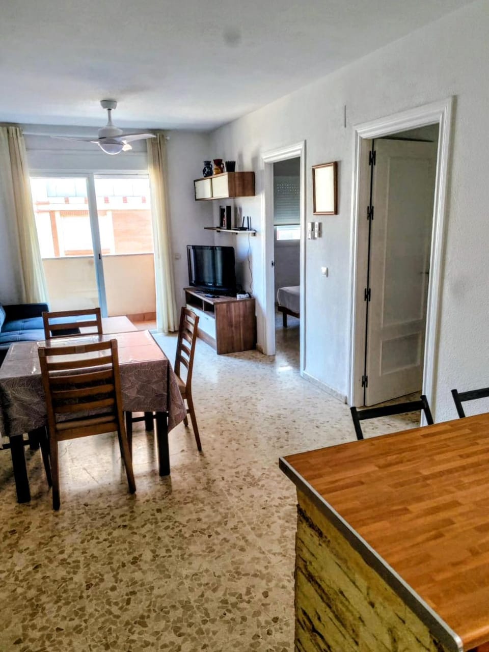 Communal lounge/ TV room, Living room, Dining area, Evening entertainment