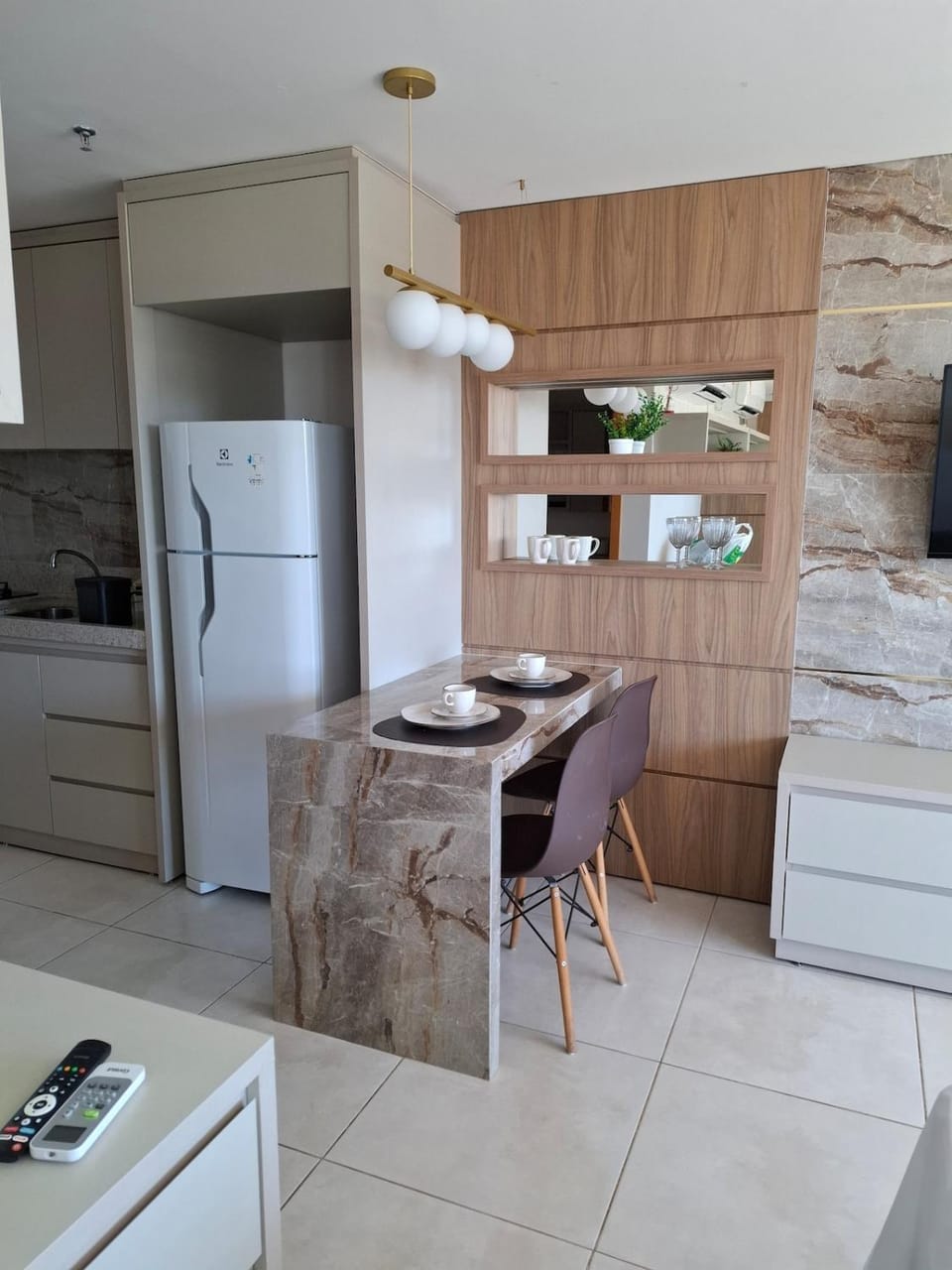 Dining area, minibar