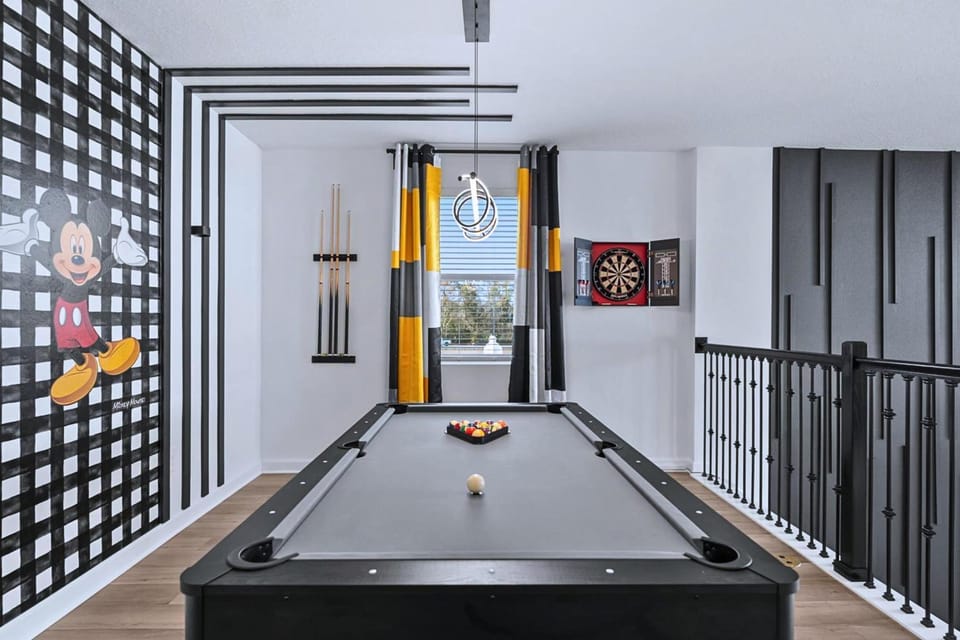 Newly Built Villa with Pool, Cinema & Games Room House in Four Corners