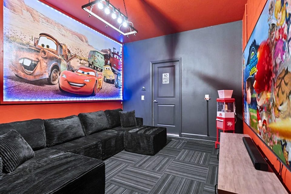 Newly Built Villa with Pool, Cinema & Games Room House in Four Corners