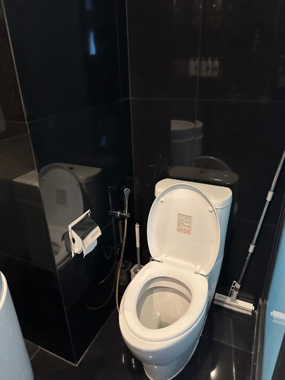 BTS Skytrain Thonglor station sukhumwit 36-38 Apartment in Bangkok