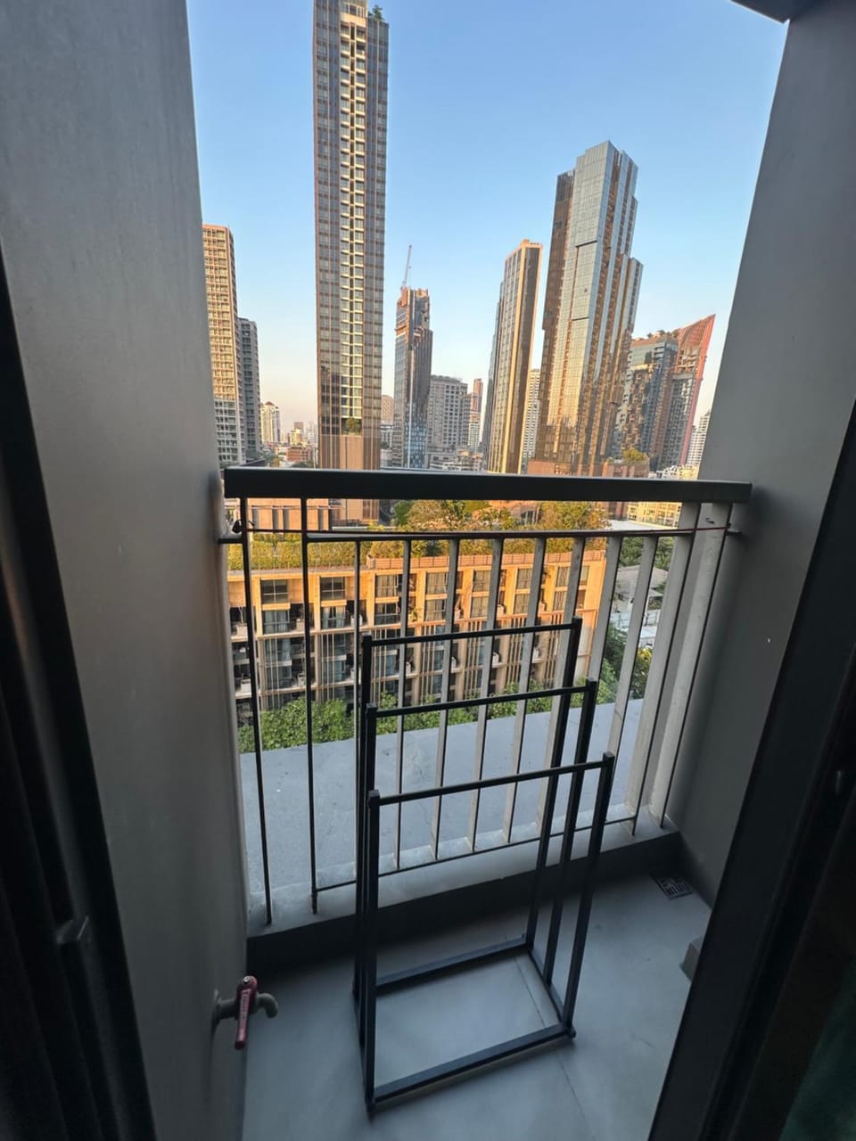 BTS Skytrain Thonglor station sukhumwit 36-38 Apartment in Bangkok