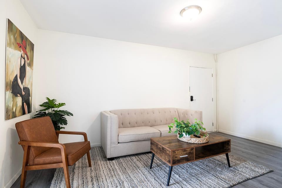 Comfortable 1B 2beds Retreat Near Beverly Hills Apartment in Beverly Hills