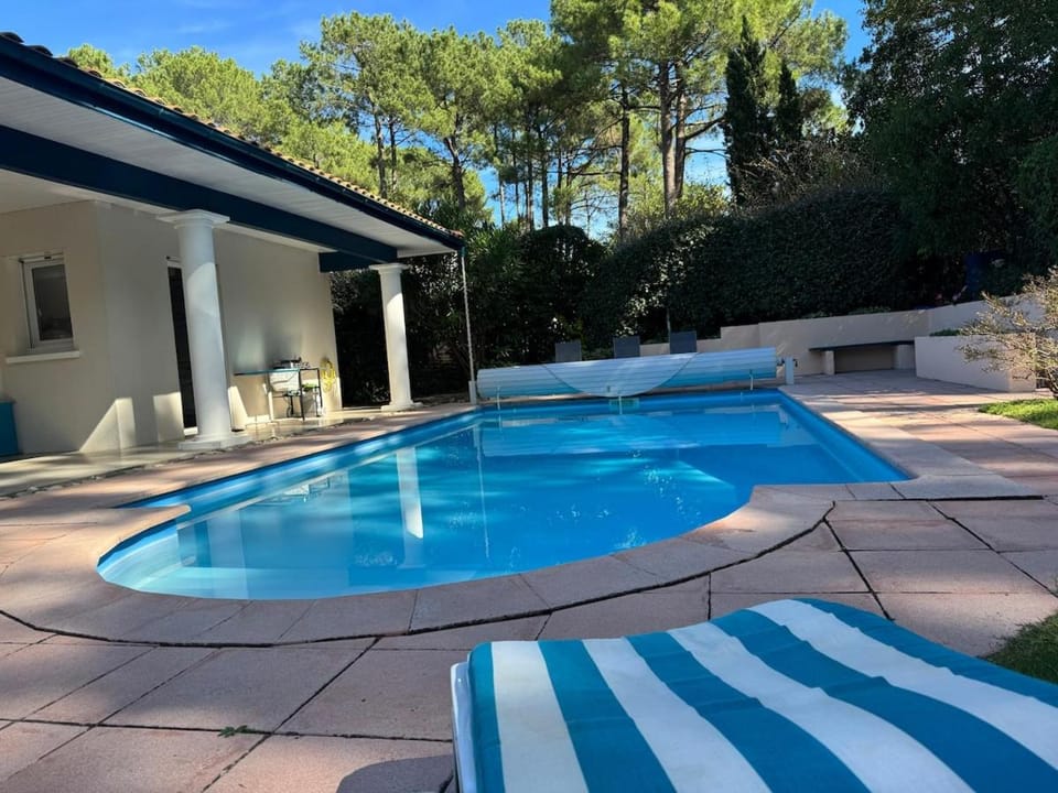Villa 3 étoiles piscine chauffée 6 pers Biscarrosse Lac Villa in Biscarrosse