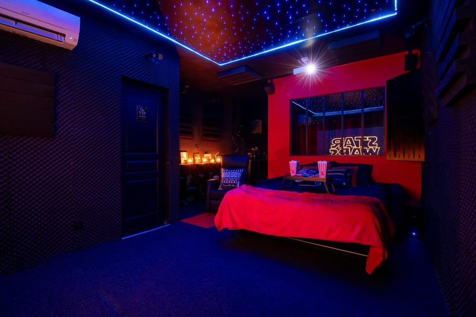 Bed, Night, Decorative detail, Seating area, Dining area, Bedroom, heating, air conditioner