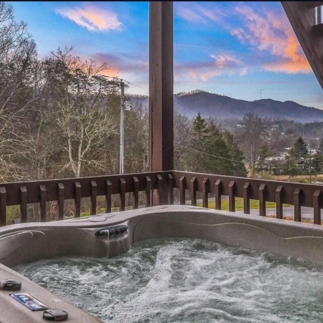 Hot Tub, Mountain view