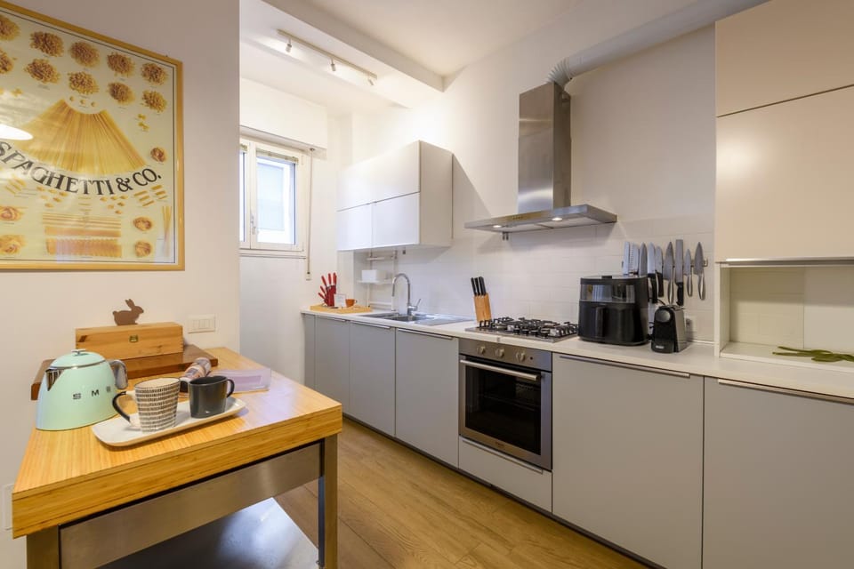 Kitchen or kitchenette, oven, stove