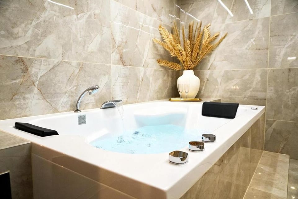Welcome to Hidden Spa Apartment in Île-de-France