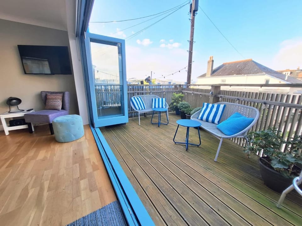 Modern Townhouse with Waterside Views Turnchapel House in Plymouth
