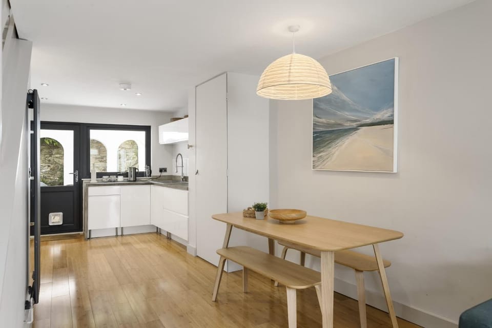Modern Townhouse in Central Falmouth Nr Seafront House in England