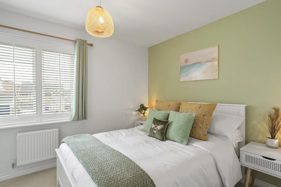 Stylish Home with Private Parking & Garden House in Newquay