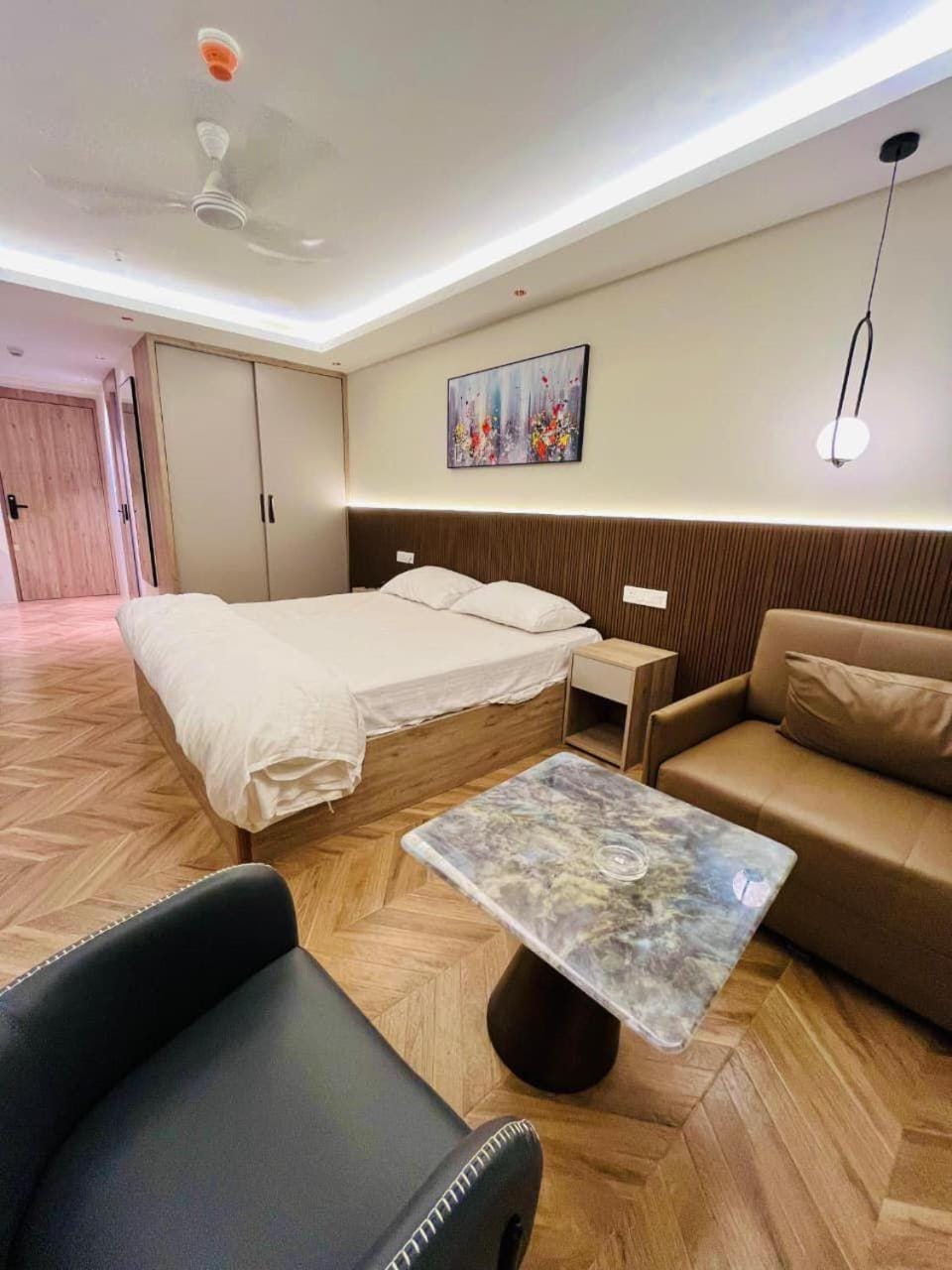 The Calm Stay At Sun Twilight Apartment in Uttar Pradesh