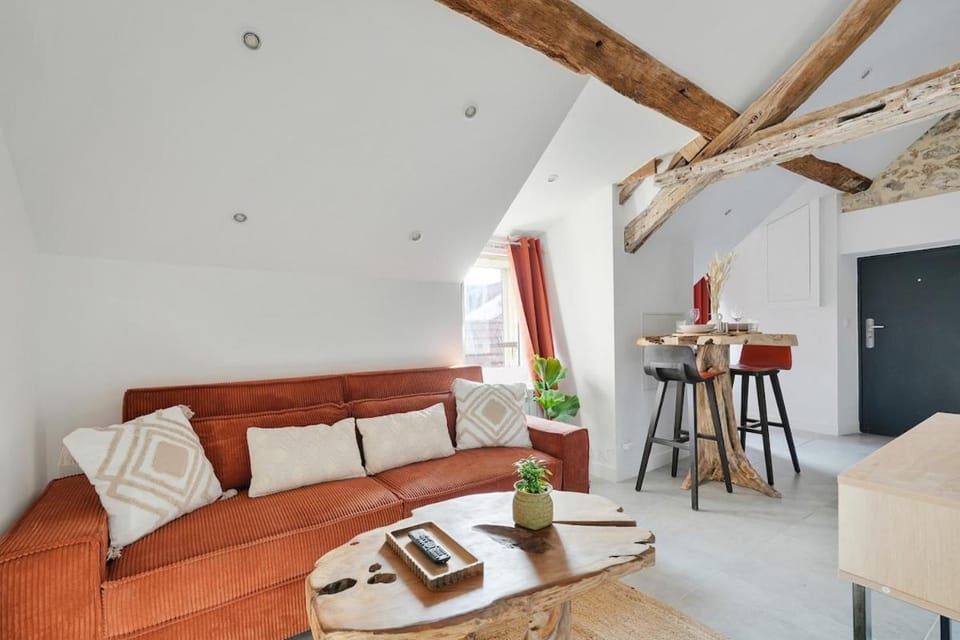 Welcome to Casa Terracotta Apartment in Île-de-France