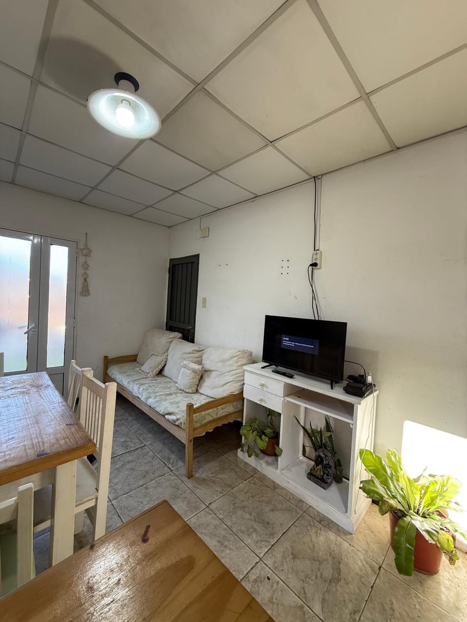 Communal lounge/ TV room, Bed, TV and multimedia, Kitchen or kitchenette, Living room, Photo of the whole room, Seating area, Dining area, Evening entertainment, Bedroom