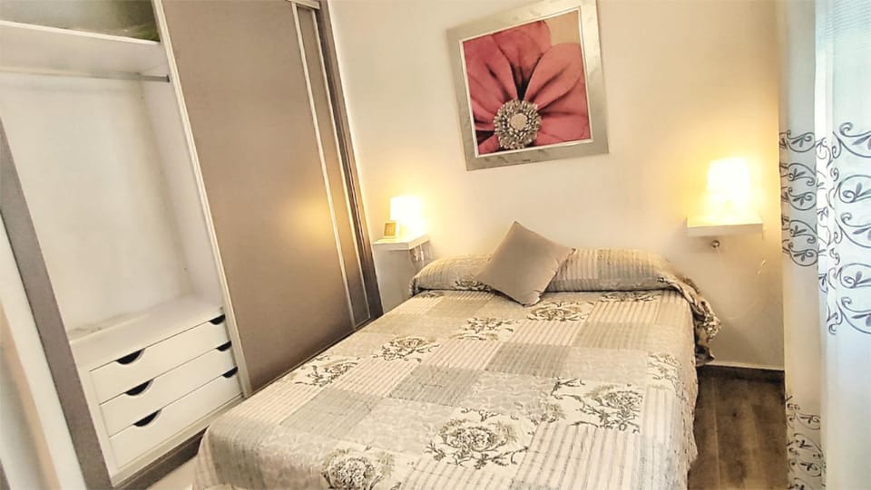 Bed, Photo of the whole room, Bedroom, wardrobe