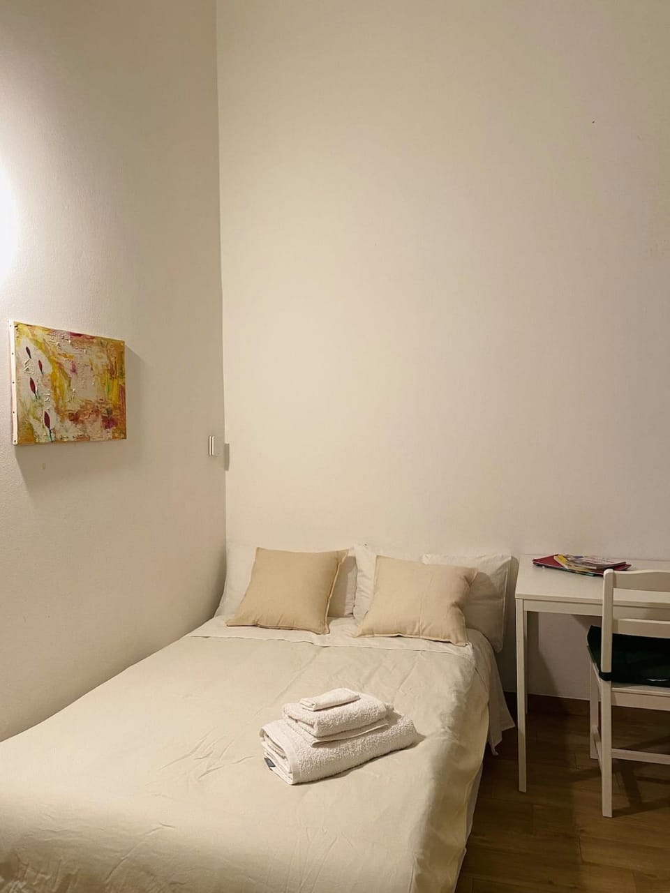 Bed, Living room